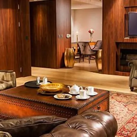 Crowne Plaza By Ihg 카이세리