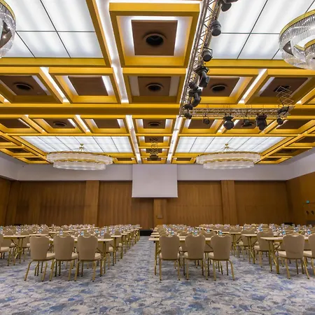 Crowne Plaza By Ihg Hotel 5*
