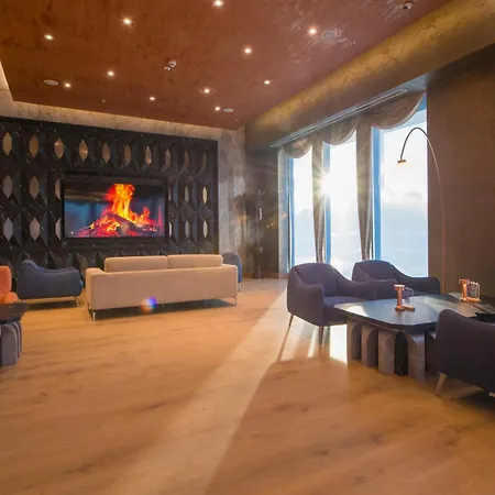 Crowne Plaza By Ihg