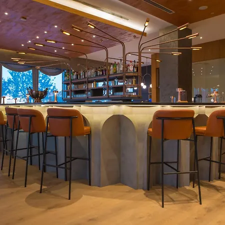 Crowne Plaza By Ihg