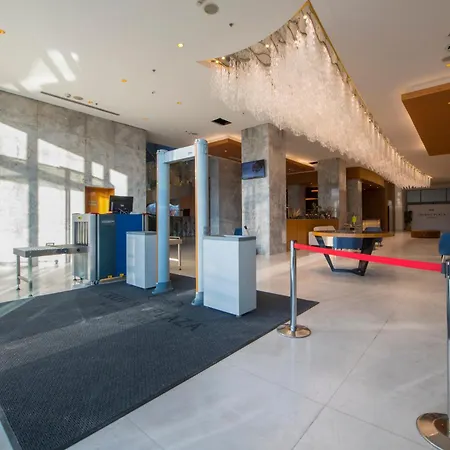 Crowne Plaza By Ihg Hotel