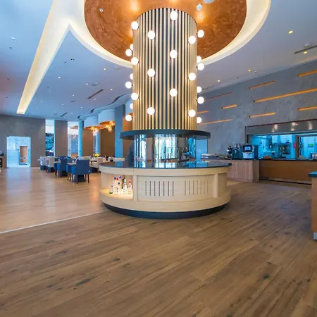 Crowne Plaza By Ihg 5*