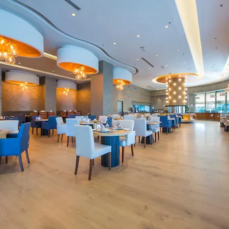 Crowne Plaza By Ihg 5*