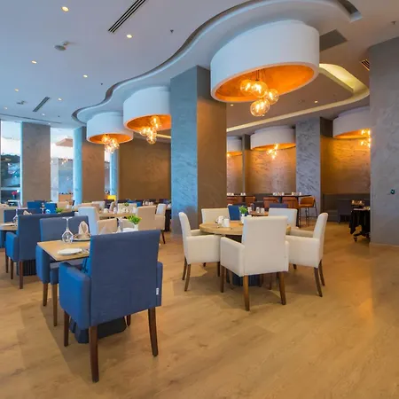 Crowne Plaza By Ihg