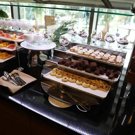 Crowne Plaza By Ihg