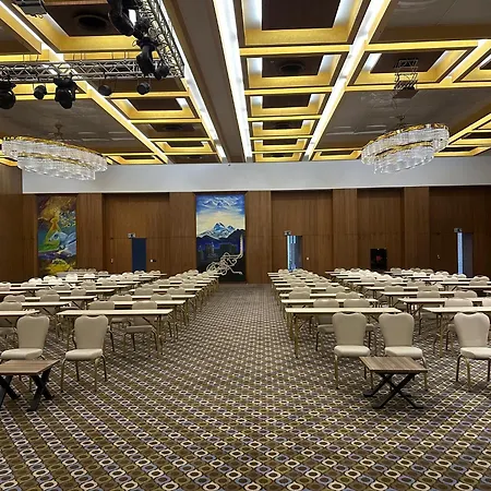 Crowne Plaza By Ihg 호텔