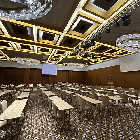 Отель Crowne Plaza By Ihg