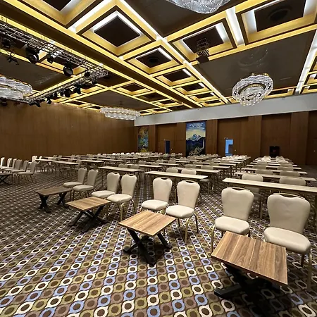 호텔 Crowne Plaza By Ihg 5*
