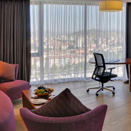 Crowne Plaza By Ihg 카이세리