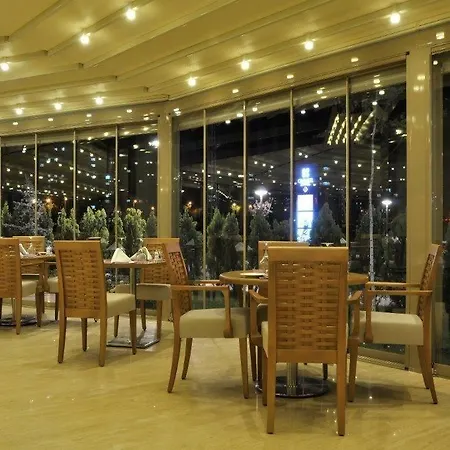 호텔 Crowne Plaza By Ihg 5*