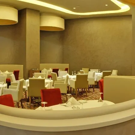 Crowne Plaza By Ihg 5* 카이세리