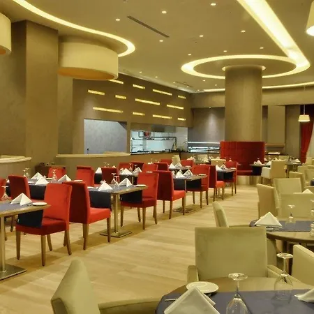 Crowne Plaza By Ihg 5* 카이세리
