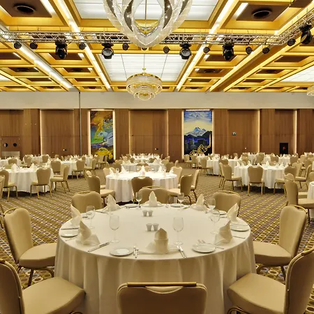 Crowne Plaza By Ihg 카이세리