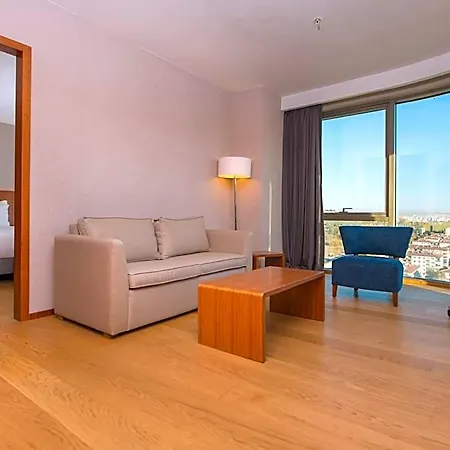 Crowne Plaza By Ihg