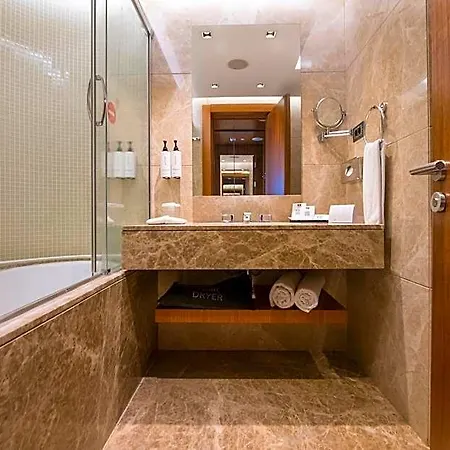 Crowne Plaza By Ihg