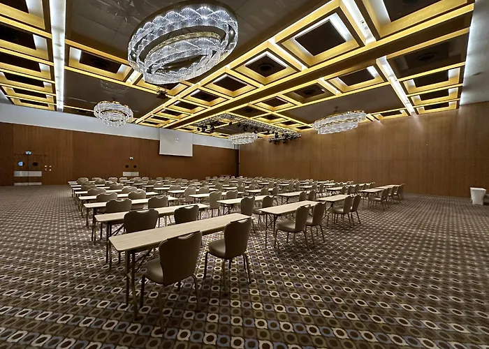 Crowne Plaza By Ihg Hotel 5*