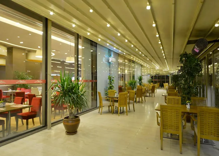 Crowne Plaza By Ihg Hotel