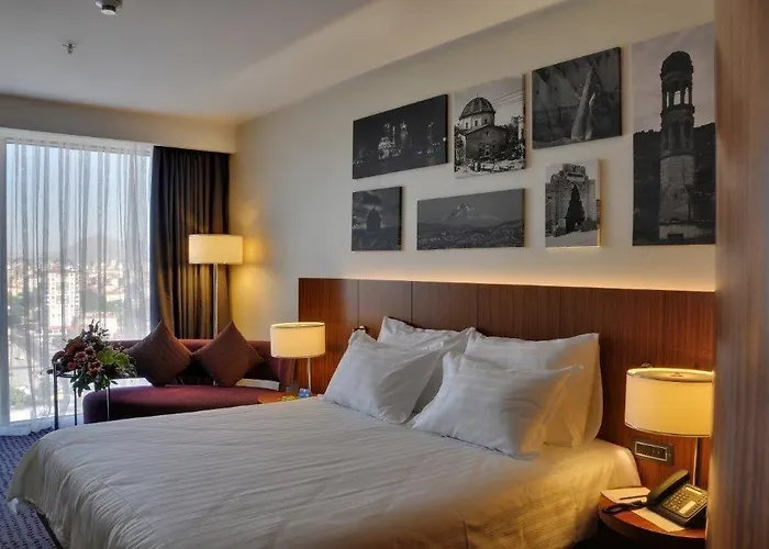 Crowne Plaza By Ihg Hotel