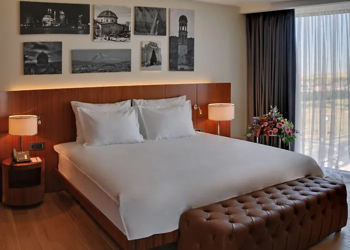 Hotel Crowne Plaza By Ihg 5*